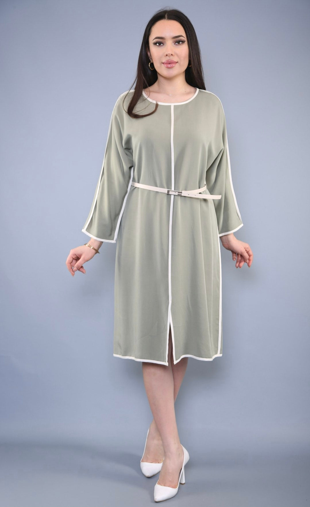 Chique Groen Midi Jurk met Witte Accenten