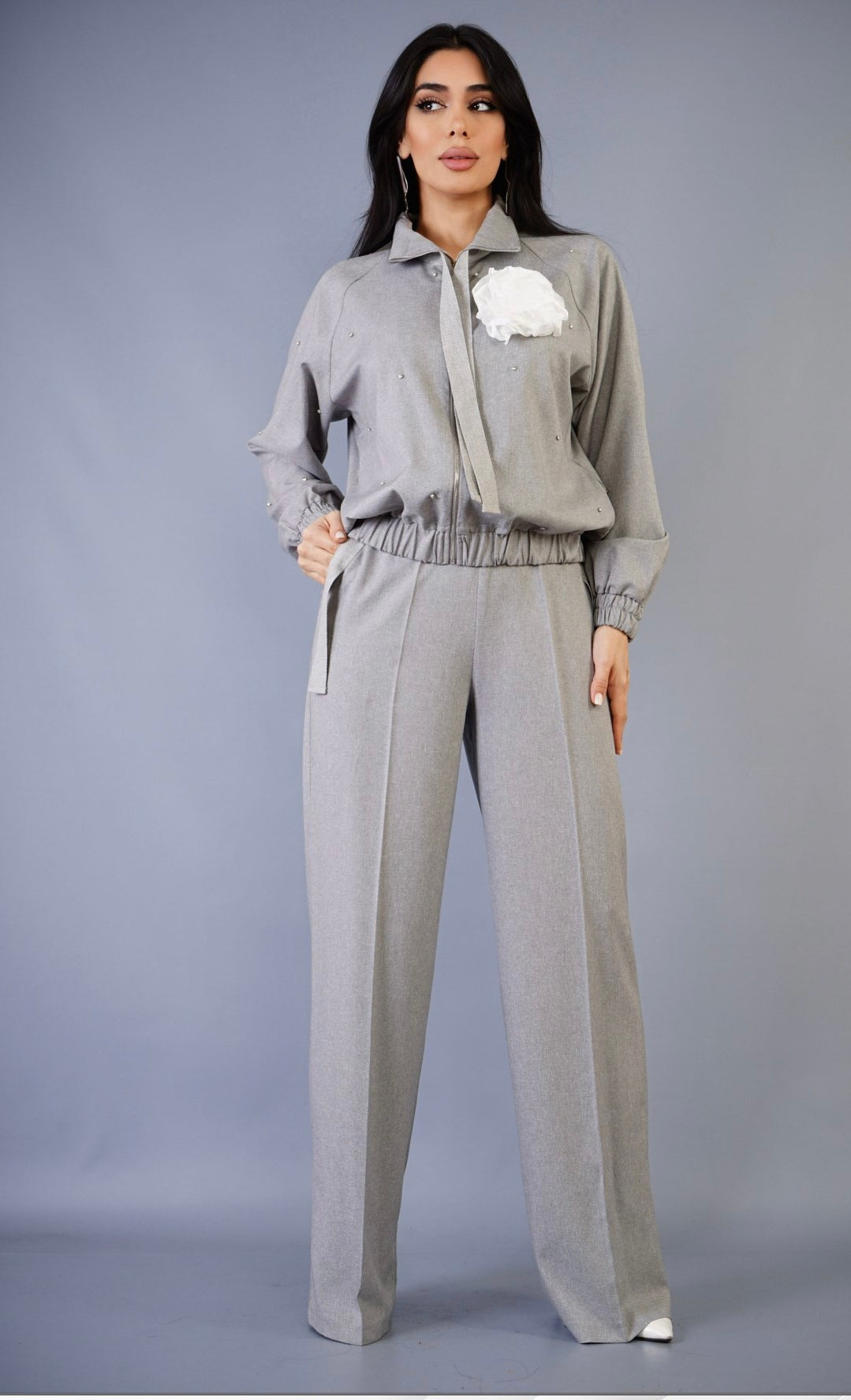 Elegante Grijze Tweedelige Set met Unieke Details