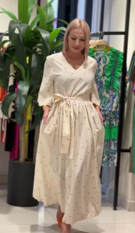 Elegant Crèmekleurige Maxi Jurk met Strikceintuur